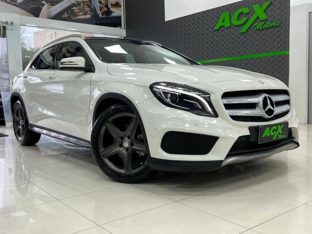 MERCEDES-BENZ GLA 250 SPORT 2015