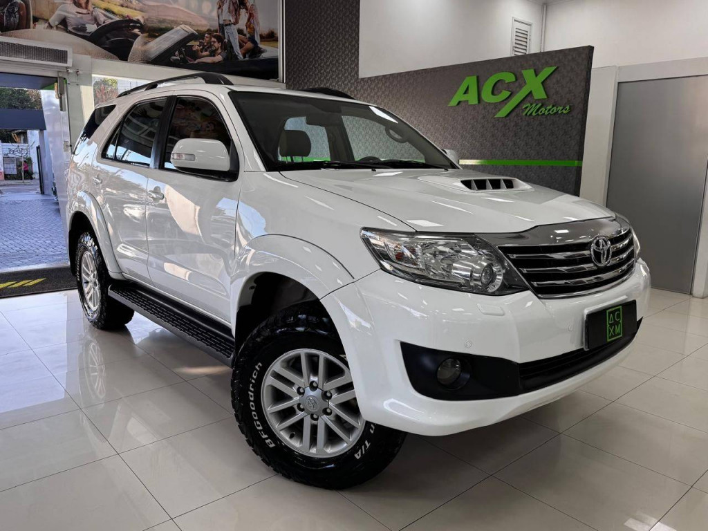 TOYOTA SW4 SRV 3.0 16V AUT. 2015 TOYOTA SW4 SRV 3.0 16V AUT. 2015