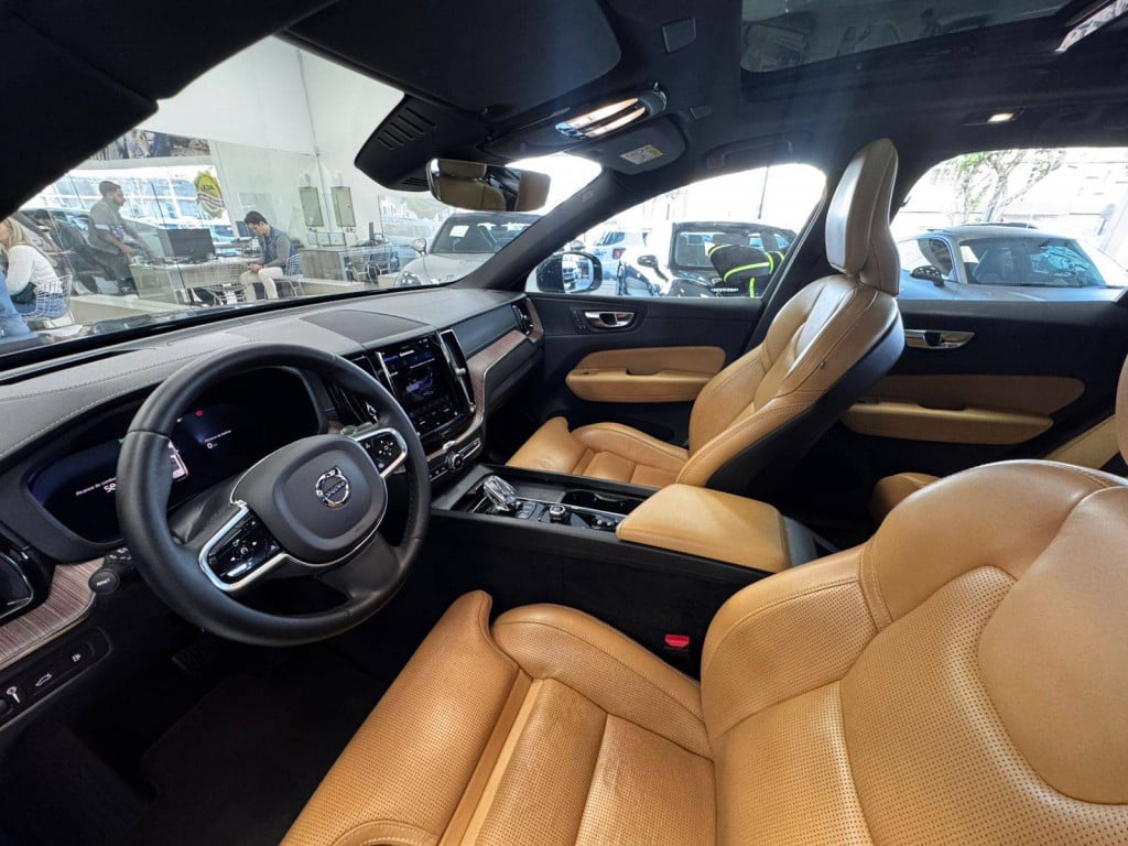 Imagem do veículo VOLVO XC60 2.0 T8 RECHARGE INSCRIPTION EXPRESSION AWD GEARTRONIC 2022