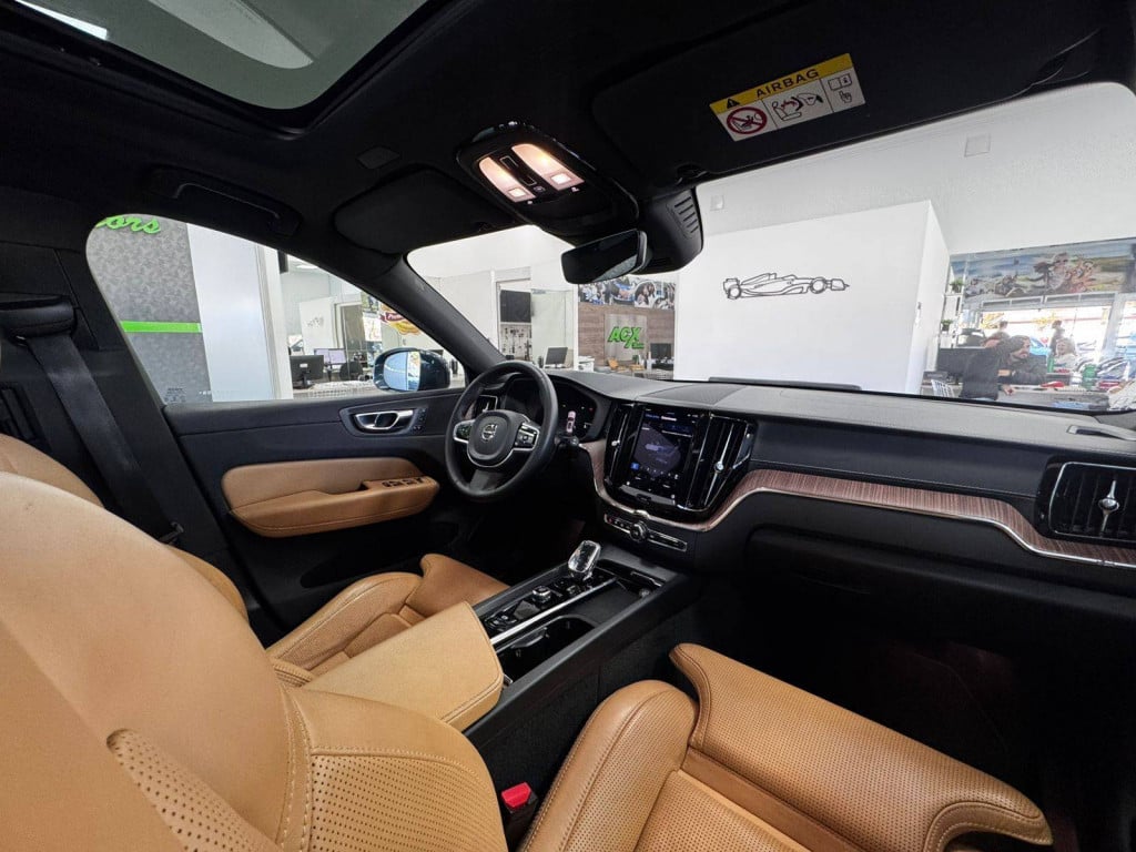 Imagem do veículo VOLVO XC60 2.0 T8 RECHARGE INSCRIPTION EXPRESSION AWD GEARTRONIC 2022