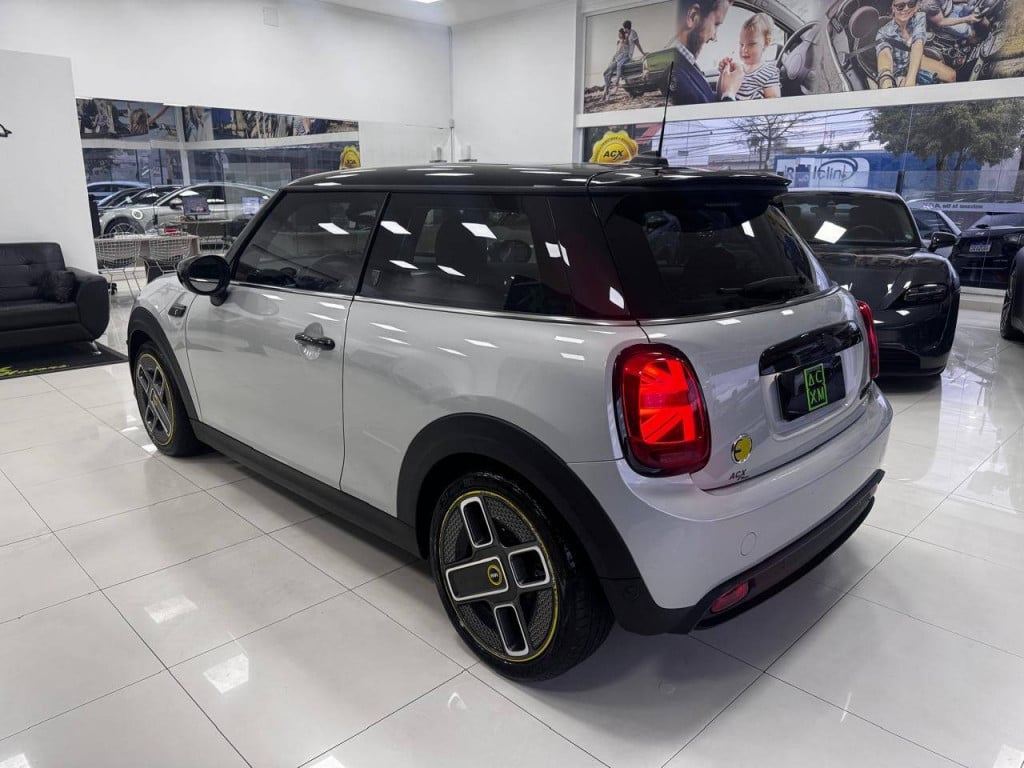 Imagem do veículo MINI COOPER SE Top 3p (Elétrico) 2023