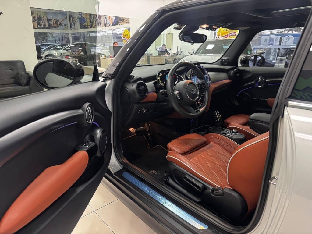Imagem do veículo MINI COOPER SE Top 3p (Elétrico) 2023