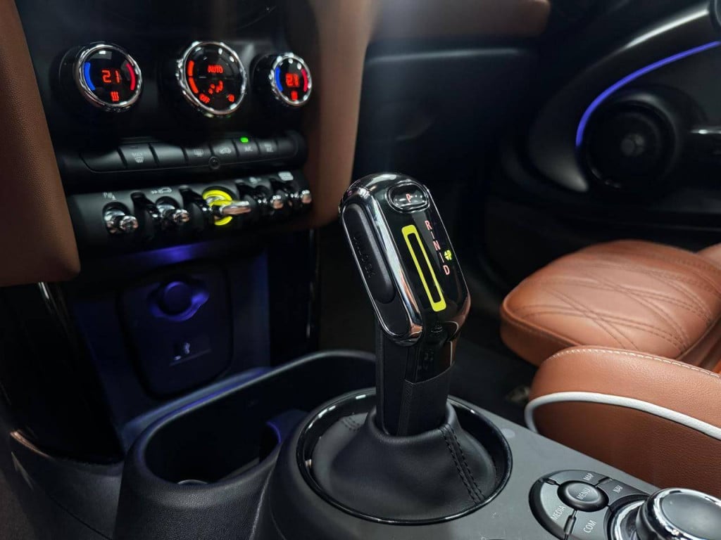 Imagem do veículo MINI COOPER SE Top 3p (Elétrico) 2023