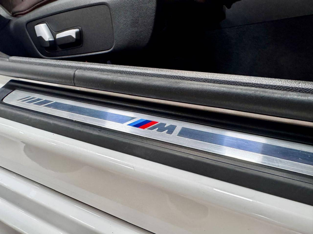 Imagem do veículo BMW 330E 2.0 16V TURBO HIBRIDO M SPORT AUT 2022