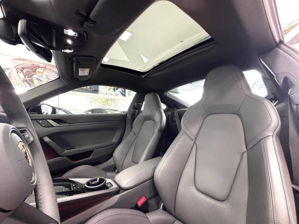 Imagem do veículo PORSCHE 911 CARRERA 2024