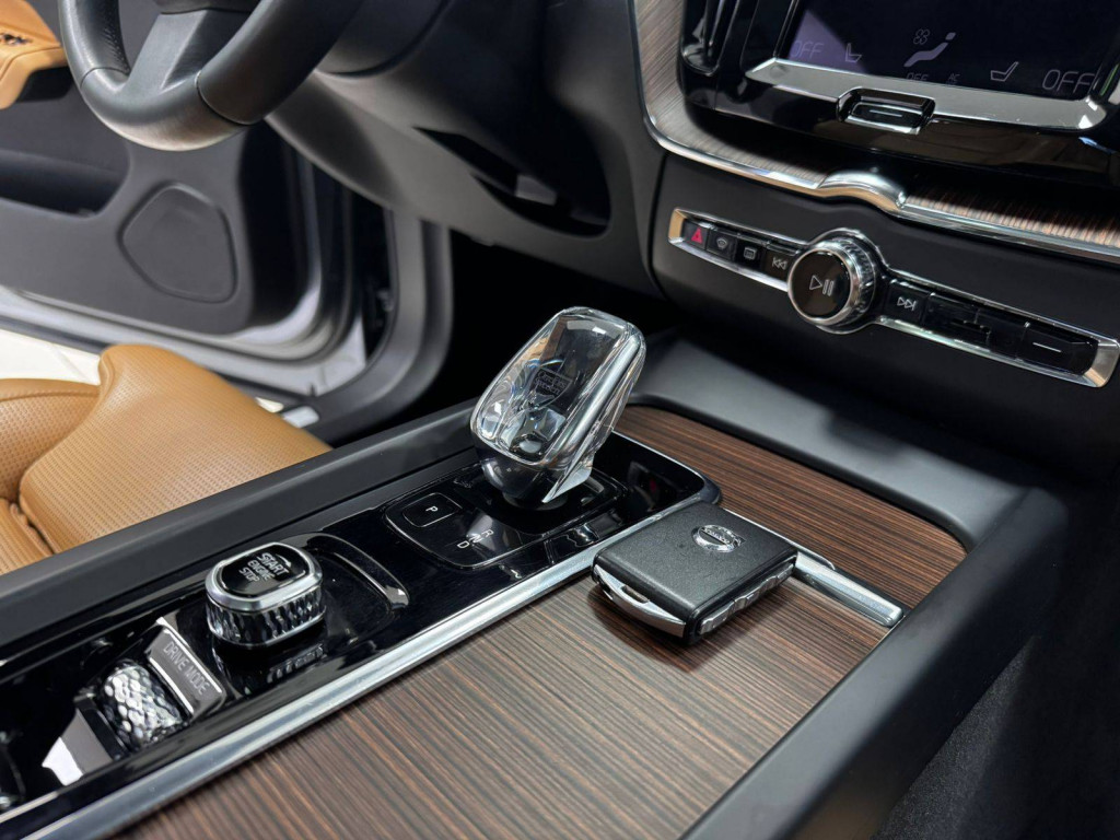 Imagem do veículo VOLVO XC60 2.0 T8 RECHARGE INSCRIPTION EXPRESSION AWD GEARTRONIC 2021
