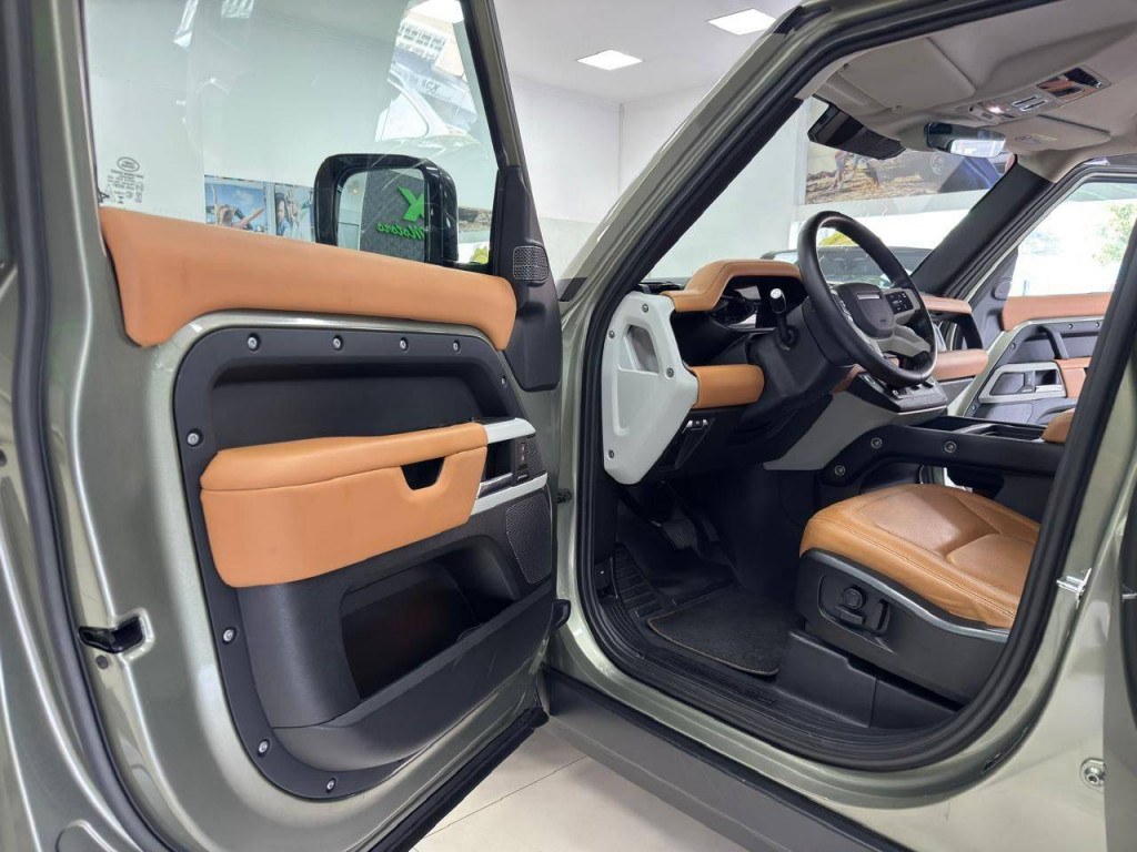 Imagem do veículo LAND ROVER DEFENDER 110 2.0 TURBO HSE SI4 AUT. 2023