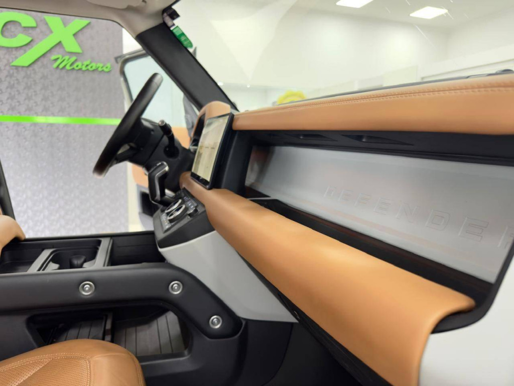 Imagem do veículo LAND ROVER DEFENDER 110 2.0 TURBO HSE SI4 AUT. 2023