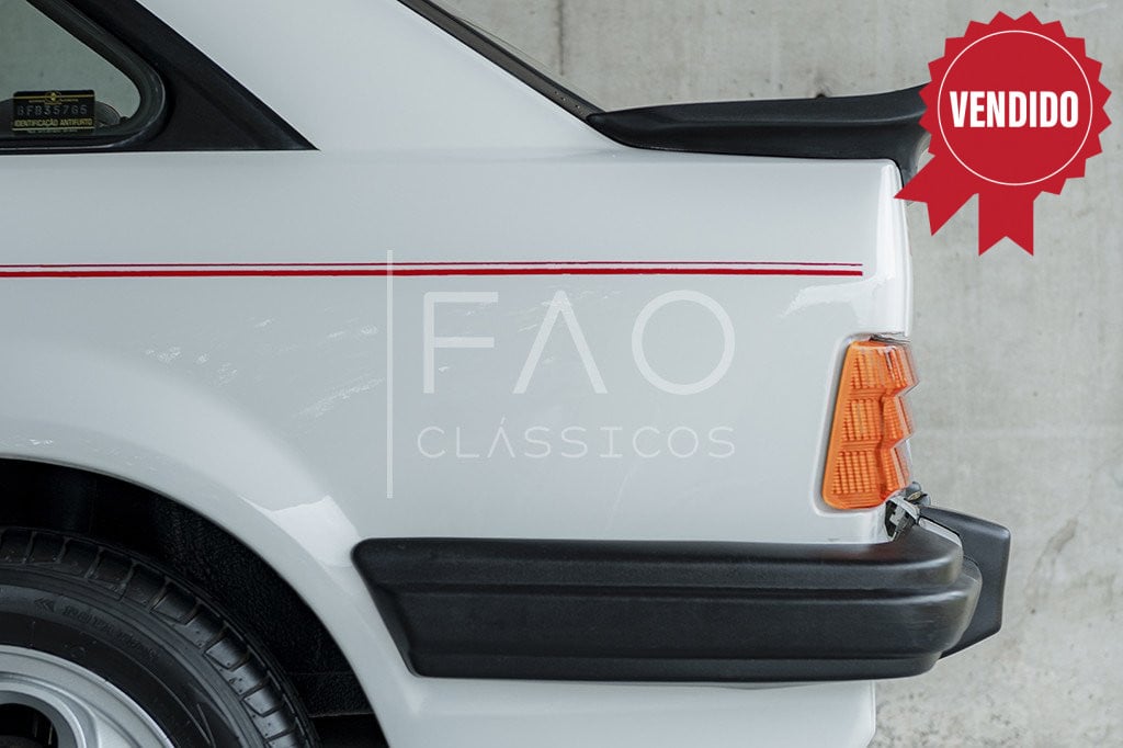 Imagem do veículo Escort XR3  Ar condicionado e teto solar