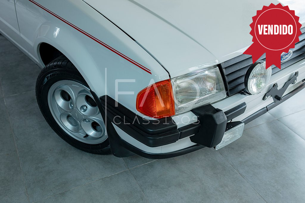 Imagem do veículo Escort XR3  Ar condicionado e teto solar