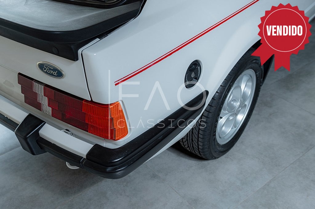 Imagem do veículo Escort XR3  Ar condicionado e teto solar