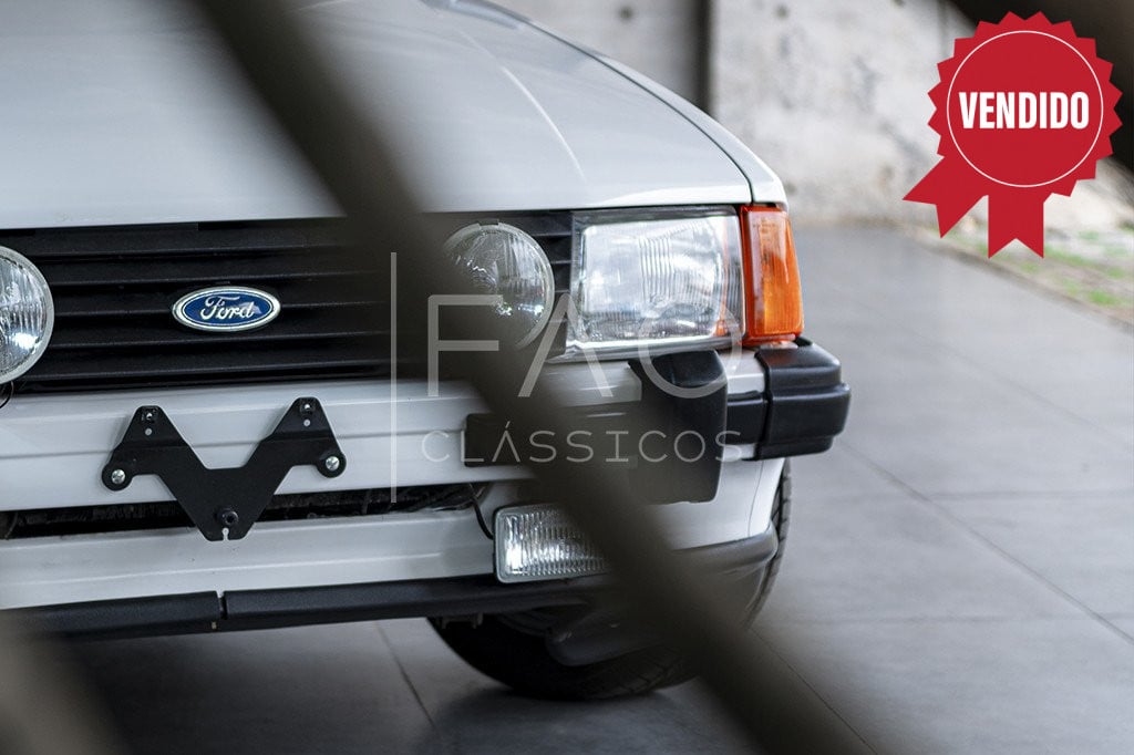Imagem do veículo Escort XR3  Ar condicionado e teto solar