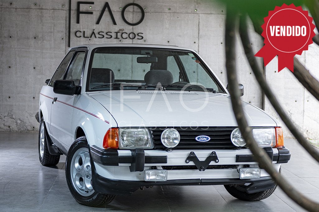 Imagem do veículo Escort XR3  Ar condicionado e teto solar
