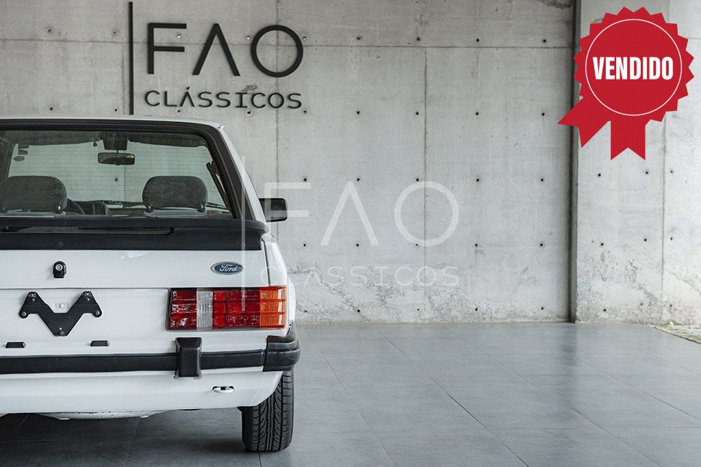 Imagem do veículo Escort XR3  Ar condicionado e teto solar