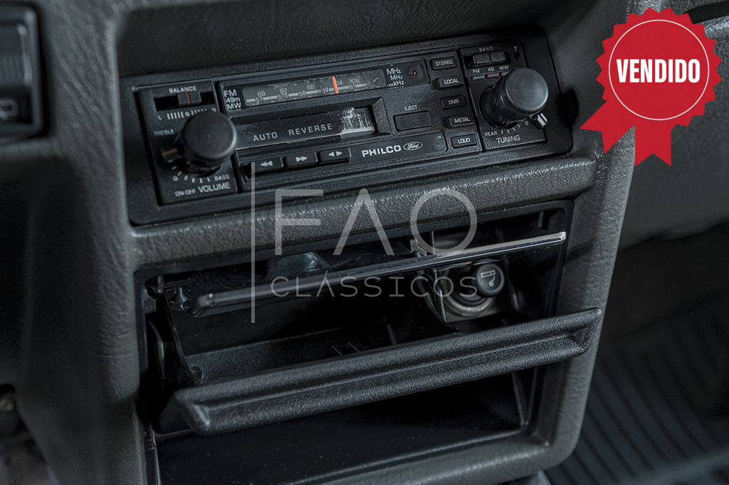 Imagem do veículo Escort XR3  Ar condicionado e teto solar