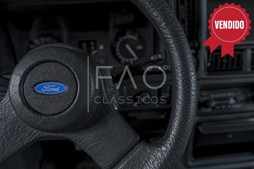 Imagem do veículo Escort XR3  Ar condicionado e teto solar