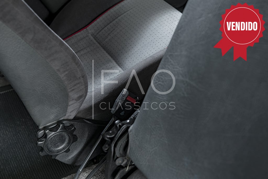 Imagem do veículo Escort XR3  Ar condicionado e teto solar