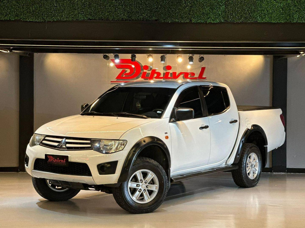 Mitsubishi L200 Triton GL 3.2 4x4 2015 Periciado Aprovado