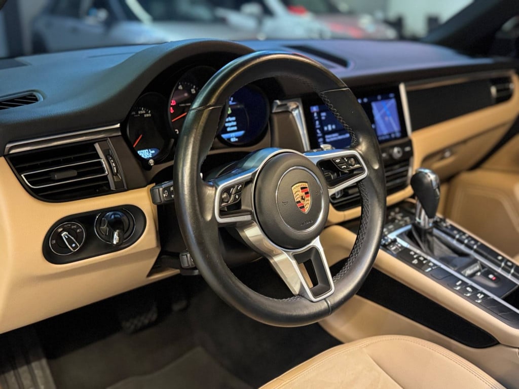 Imagem do veículo Porsche Macan F 2.0 2020