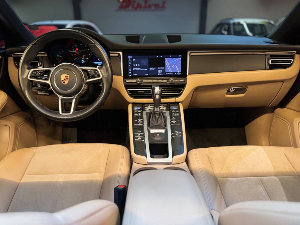 Imagem do veículo Porsche Macan F 2.0 2020
