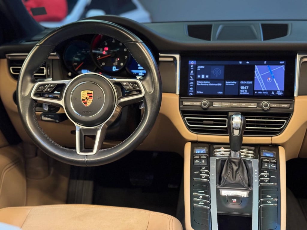 Imagem do veículo Porsche Macan F 2.0 2020