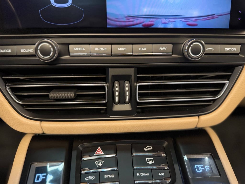 Imagem do veículo Porsche Macan F 2.0 2020