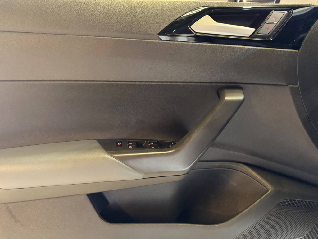 Imagem do veículo Volkswagen Nivus Highline 1.0 TSI 2021