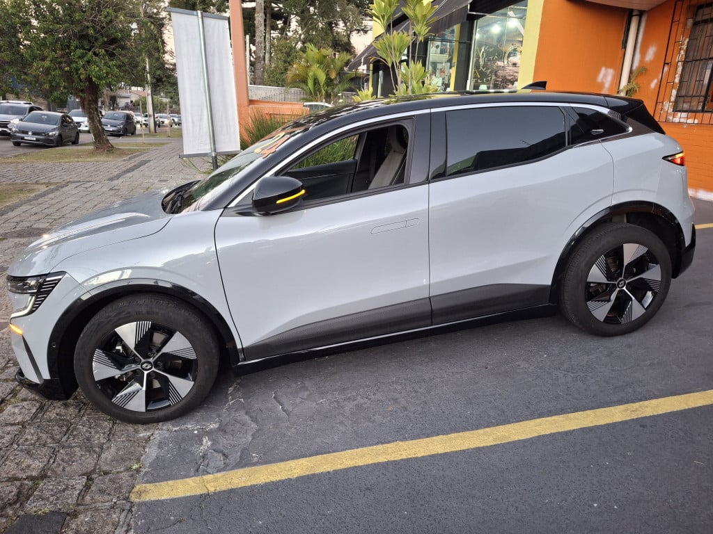 Imagem do veículo RENAULT MEGANE 60 KW ELÉTRICO E-TECH EV60