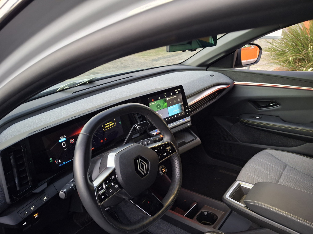 Imagem do veículo RENAULT MEGANE 60 KW ELÉTRICO E-TECH EV60