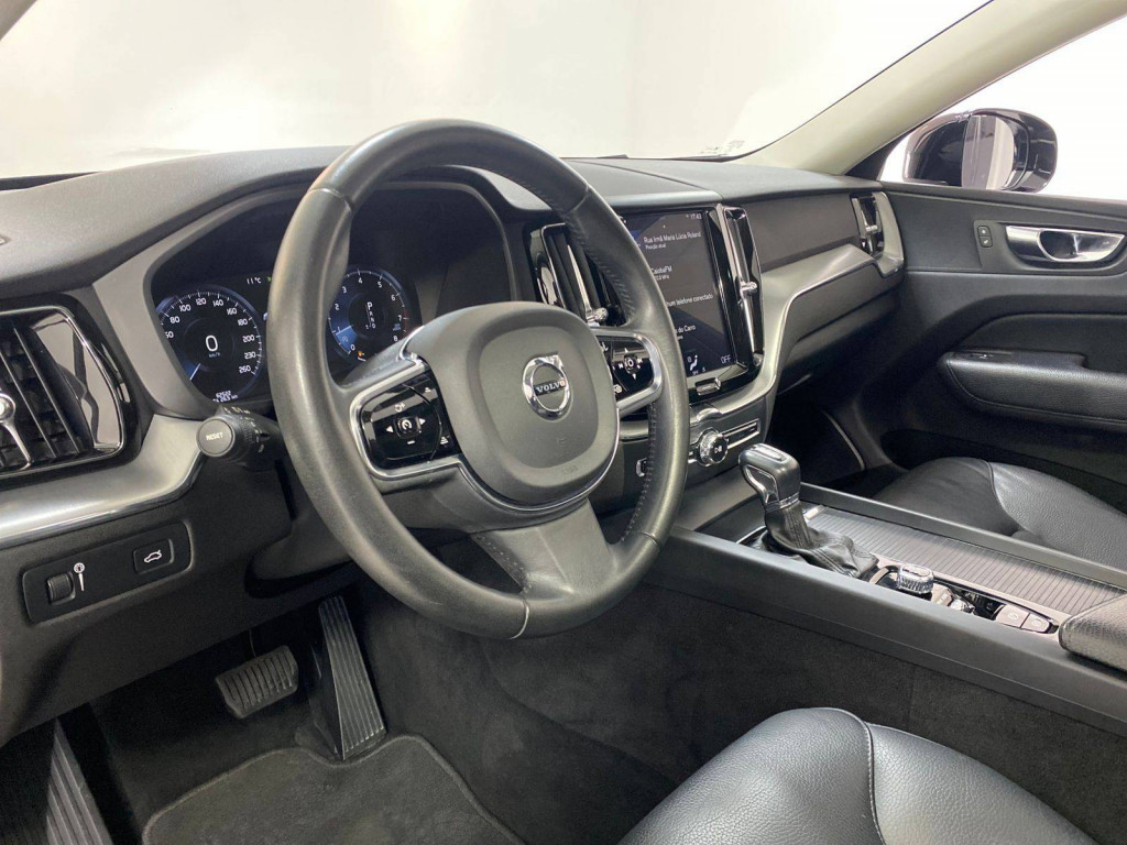 Imagem do veículo VOLVO XC 60 2.0 T5 MOM 2019