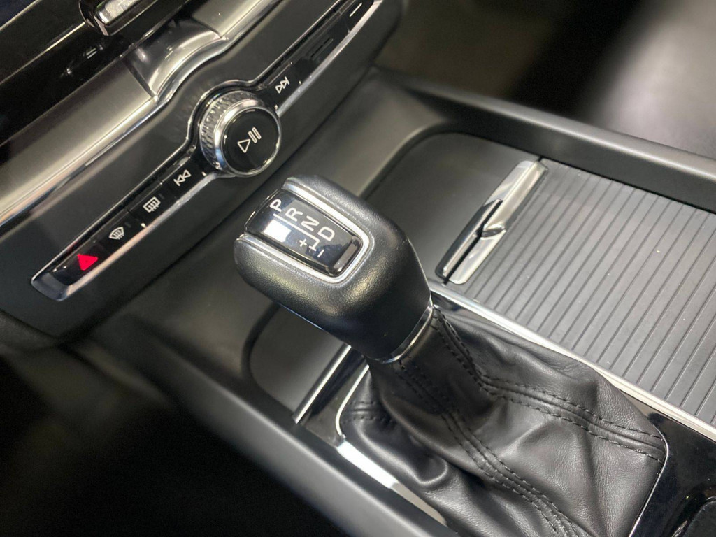 Imagem do veículo VOLVO XC 60 2.0 T5 MOM 2019