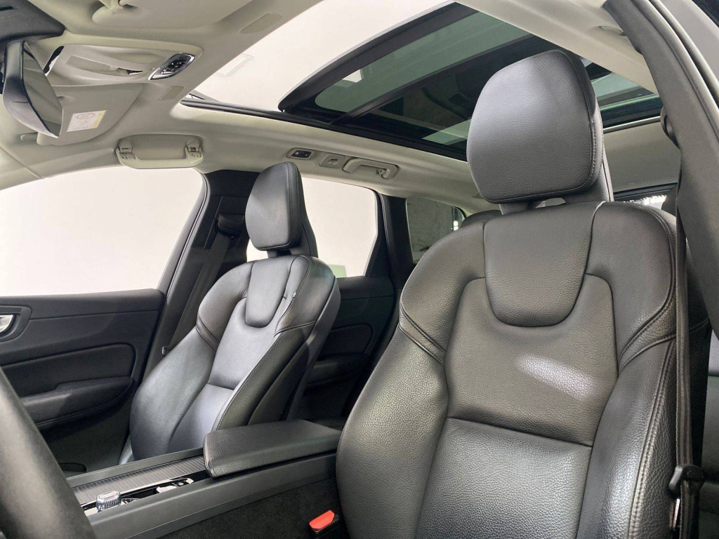 Imagem do veículo VOLVO XC 60 2.0 T5 MOM 2019
