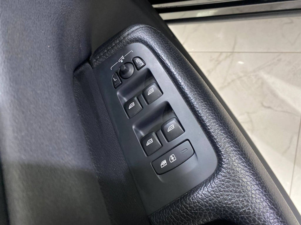 Imagem do veículo VOLVO XC 60 2.0 T5 MOM 2019