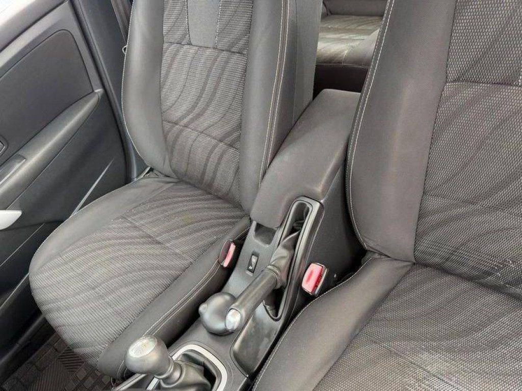 Imagem do veículo RENAULT FLUENCE DYN20M 2013