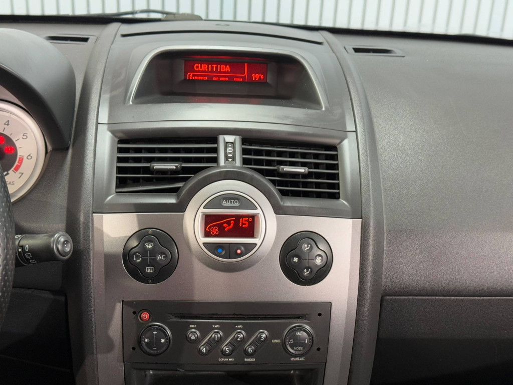 Imagem do veículo RENAULT MEGANEGT DYN 16 2011