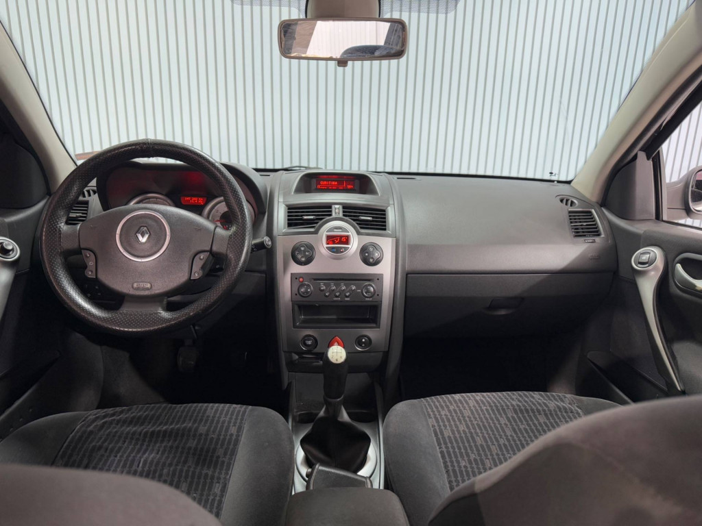 Imagem do veículo RENAULT MEGANEGT DYN 16 2011