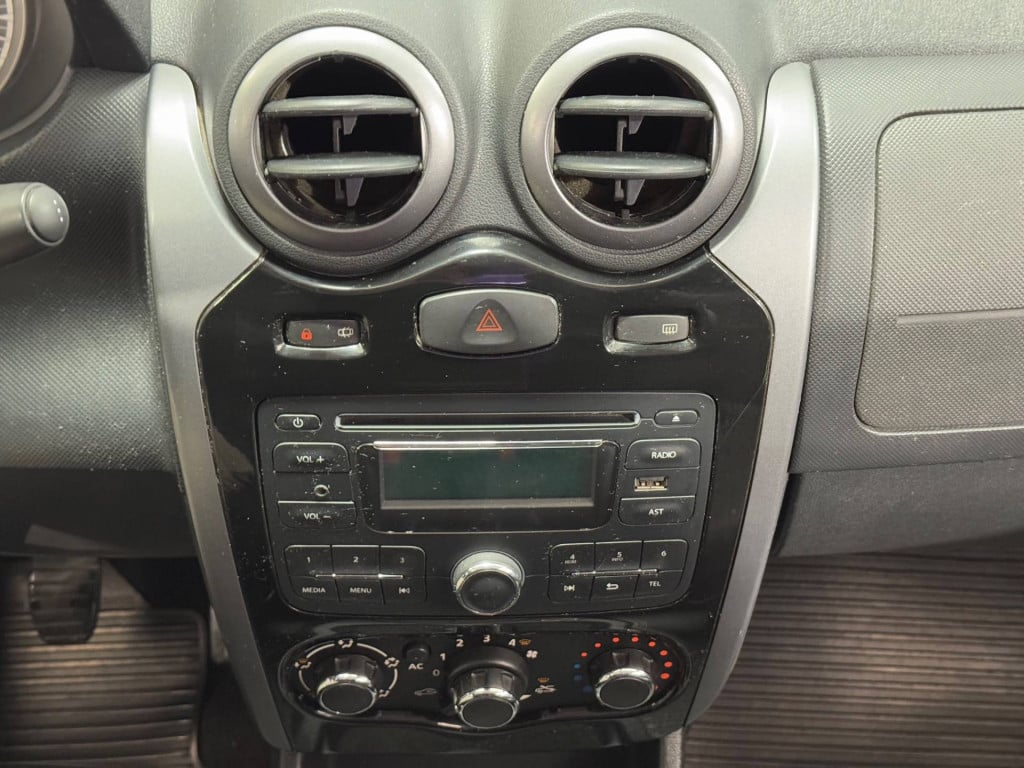 Imagem do veículo RENAULT LOGAN EXP 16 2012