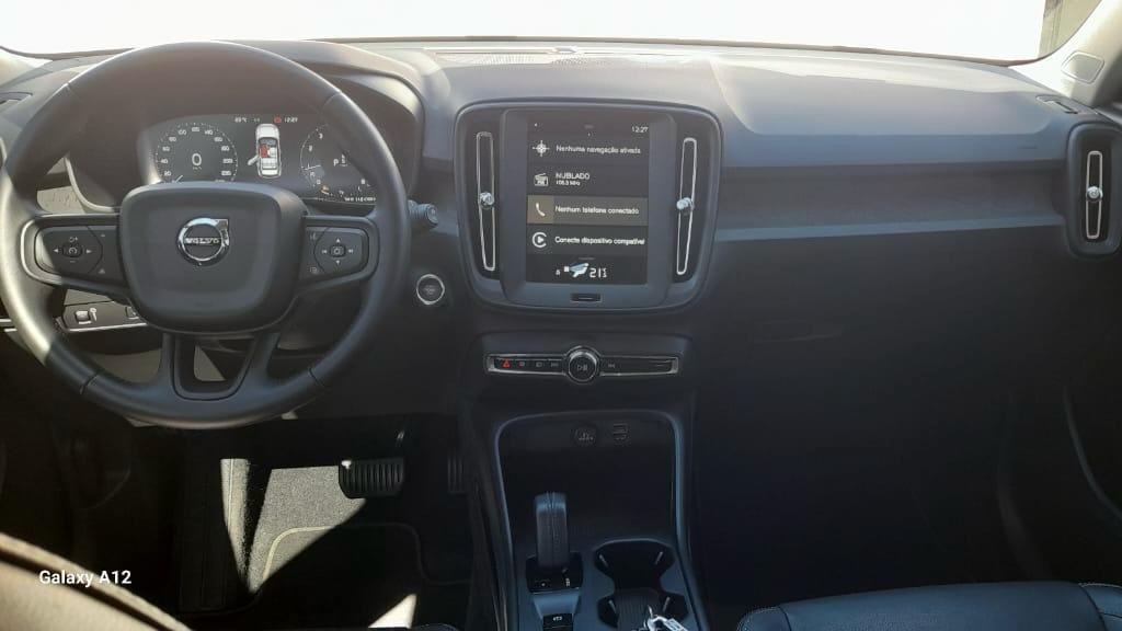 Imagem do veículo VOLVO XC40 2.0 T4 GASOLINA GEARTRONIC