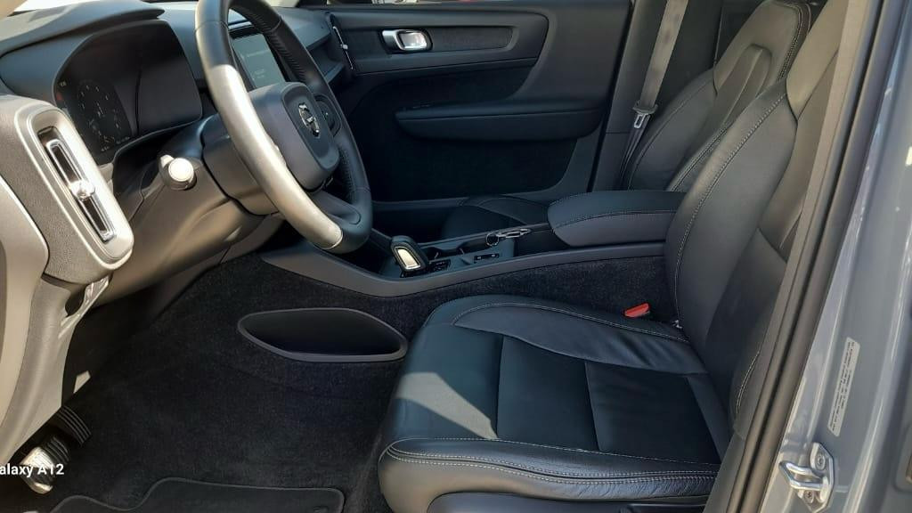 Imagem do veículo VOLVO XC40 2.0 T4 GASOLINA GEARTRONIC