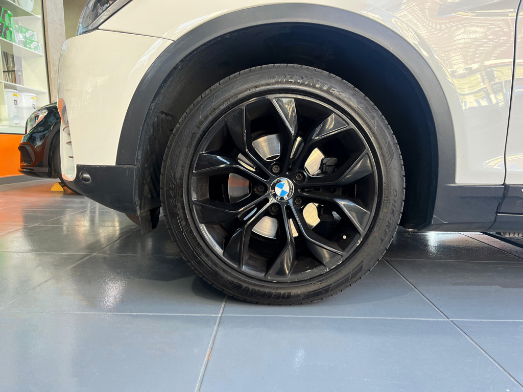 Imagem do veículo BMW X4 2.0 28I X LINE 4X4 16V TURBO GASOLINA 4P AUTOMÁTICO