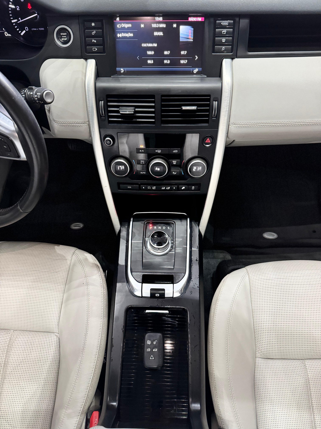 Imagem do veículo LAND ROVER DISCOVERY 3.0 HSE SDV6 4X4 TURBO DIESEL INTERCOOLER 4P AUTOMÁTICO