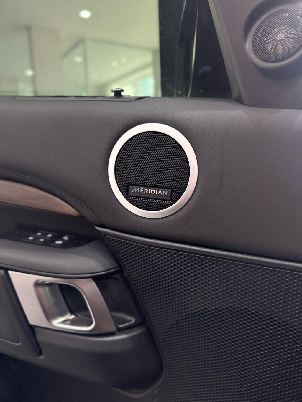 Imagem do veículo LAND ROVER DISCOVERY 3.0 V6 TD6 DIESEL HSE 4WD AUTOMÁTICO