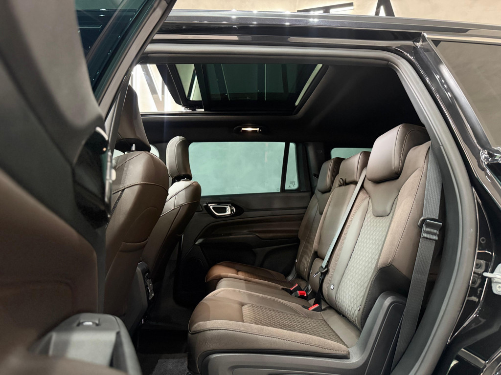 Imagem do veículo JEEP COMMANDER 2.0 HURRICANE 4 TURBO GASOLINA OVERLAND AT9