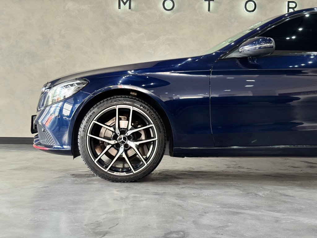 Imagem do veículo MERCEDES-BENZ C 180 1.6 CGI FLEX EXCLUSIVE 9G-TRONIC