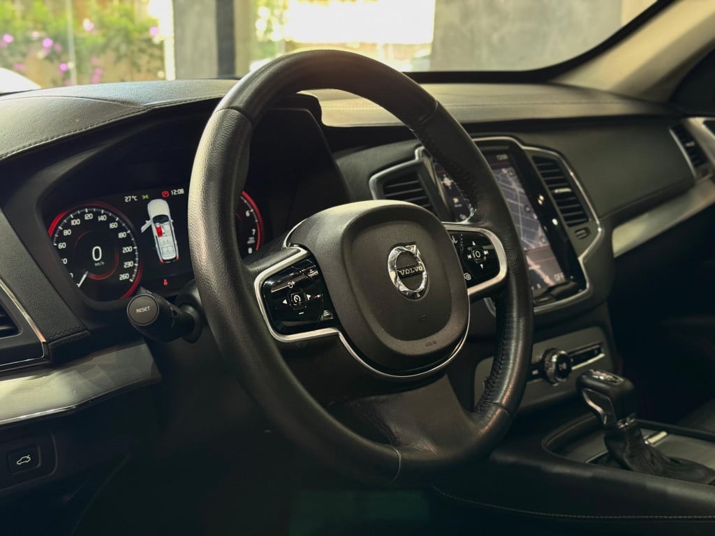Imagem do veículo VOLVO XC90 2.0 T6 GASOLINA MOMENTUM AWD GEARTRONIC