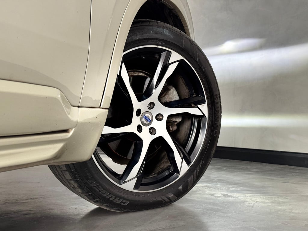 Imagem do veículo VOLVO XC90 2.0 T6 GASOLINA MOMENTUM AWD GEARTRONIC