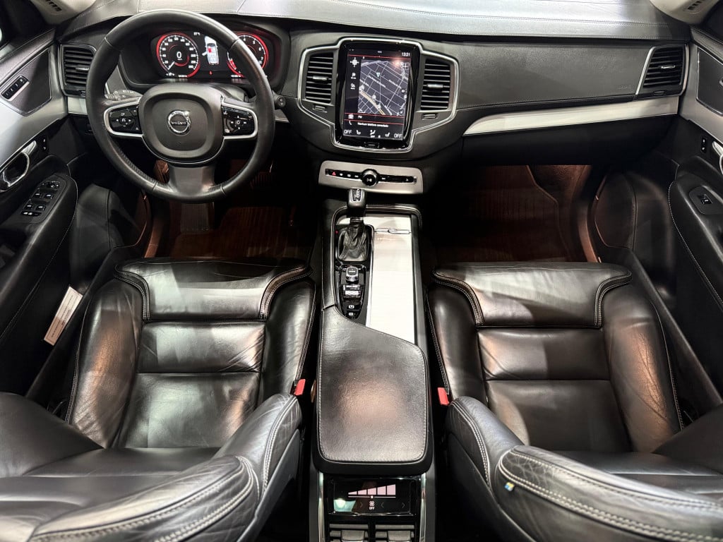 Imagem do veículo VOLVO XC90 2.0 T6 GASOLINA MOMENTUM AWD GEARTRONIC