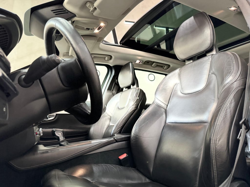 Imagem do veículo VOLVO XC90 2.0 T6 GASOLINA MOMENTUM AWD GEARTRONIC