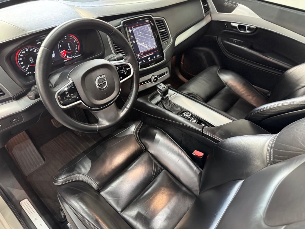 Imagem do veículo VOLVO XC90 2.0 T6 GASOLINA MOMENTUM AWD GEARTRONIC
