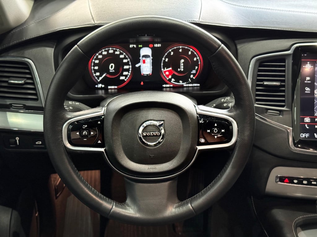 Imagem do veículo VOLVO XC90 2.0 T6 GASOLINA MOMENTUM AWD GEARTRONIC